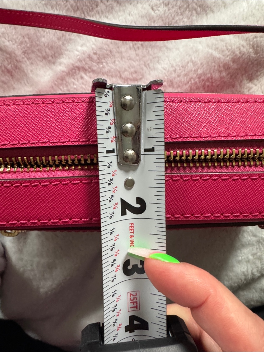 Michael Kors Pink Crossbody Bag with Gold Chain Accent - Picture 7 of 8
